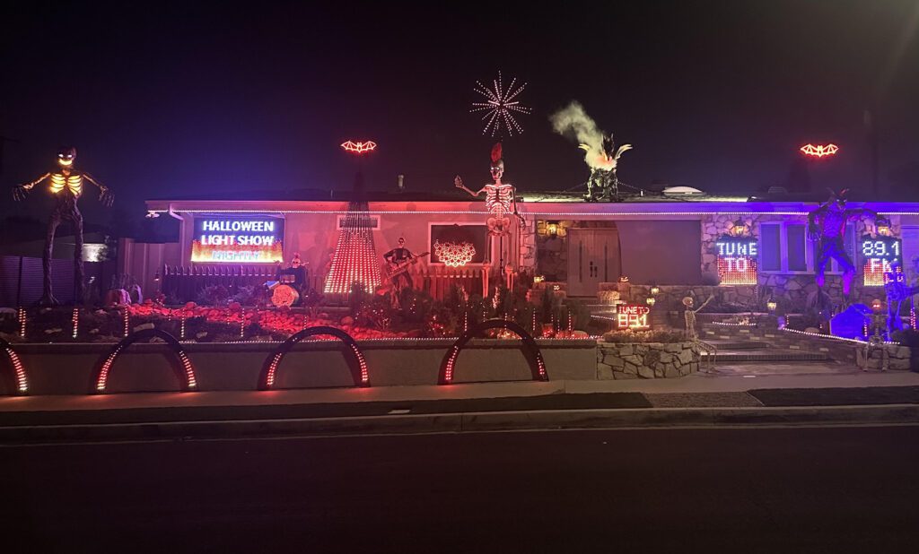 Halloween Light Show 1024x618