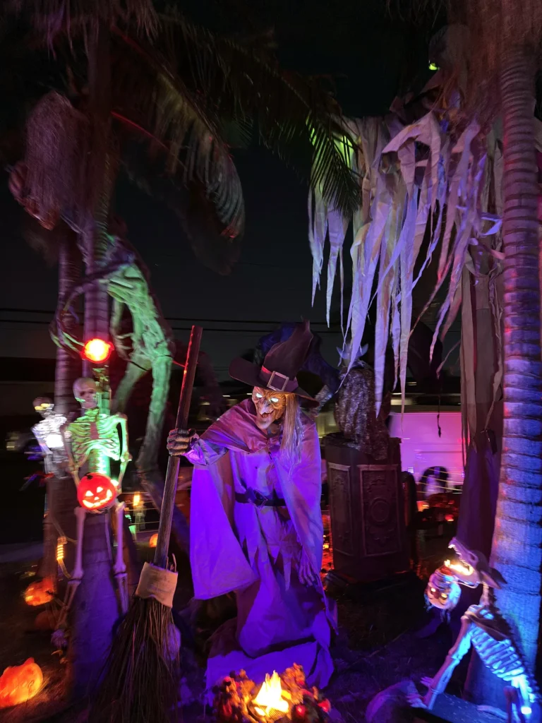 CLOWNS v SKELETONS presents — SINISTER SELFIES-1 CLOWNS v SKELETONS presents — SINISTER SELFIES-1