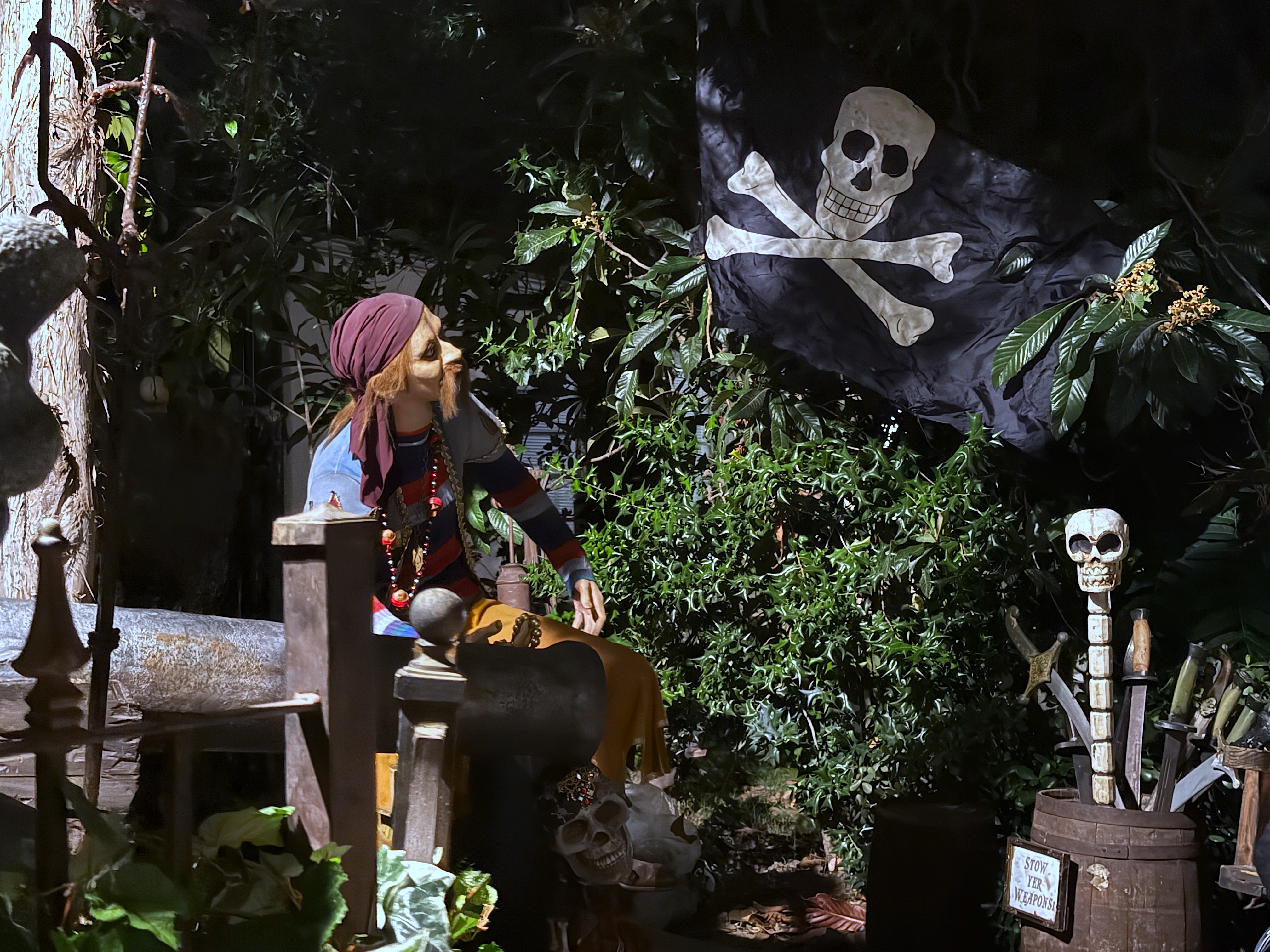 Haunted Hillside Pirate cove